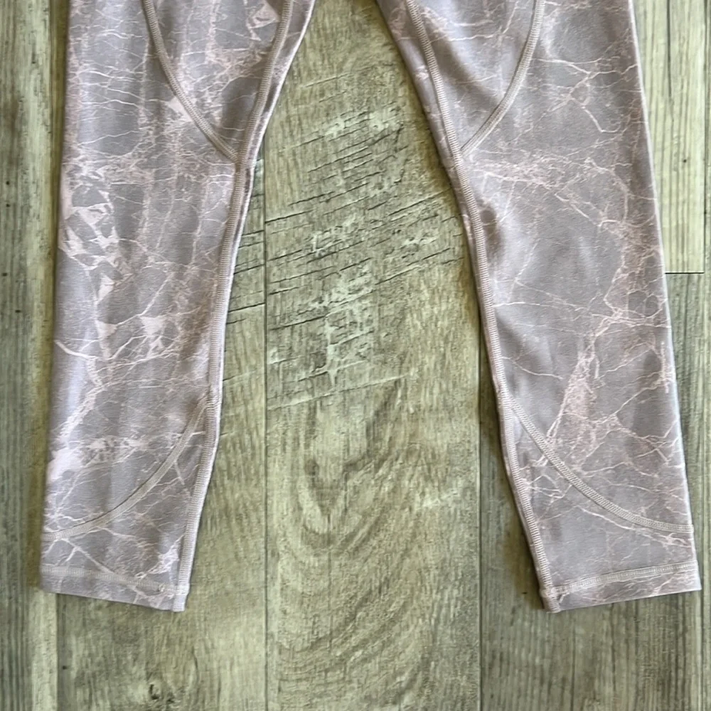 NWT ZYIA Pink Digital Granite Pocket Light N Tight Hi-Rise 7/8 24” Leggings.
